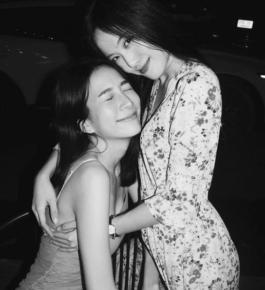 เกรซ ชลิตา เชื่อ พิม ชัชสรัญ ไม่ได้เอามีดแทงตัวเอง (มีคลิป)