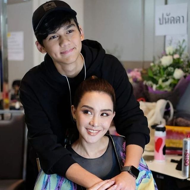  เปิดวาร์ป “น้องทิกเกอร์” ลูกชาย “นิโคล” หล่อเข้มหุ่นดีในวัย 16 ปี จน “แมว จิรศักดิ์” ยังงง สาวๆแห่เรียกพ่อ 