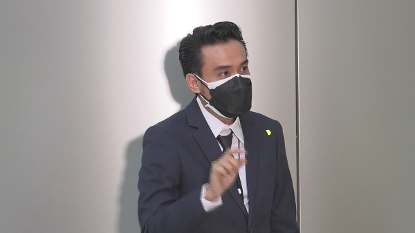 เอ็มมี่ โต้ข่าว ทอยทอย ออกจากเรือนจำ ส่วนเรื่อง แม็ก ไม่ขอพูดถึง  (มีคลิป) 