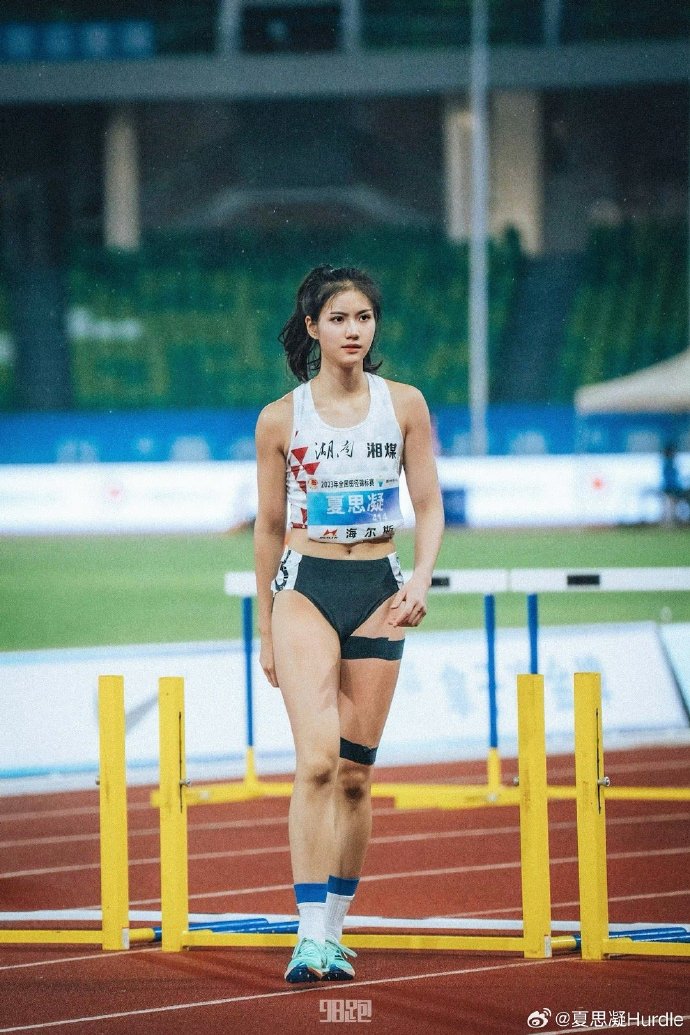 นางฟ้านักวิ่งข้ามรั้ว “เซี่ยซือหนิง” ก่อกระแสฮือฮาในจีน (มีคลิป) นางฟ้านักวิ่งข้ามรั้ว “เซี่ยซือหนิง” ก่อกระแสฮือฮาในจีน (มีคลิป)