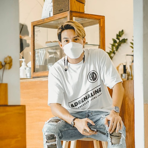 คนบันเทิงร่วม ส่งกำลังใจ คริสเตียน อีริคเซ่น วูบคาสนาม คนบันเทิงร่วม ส่งกำลังใจ คริสเตียน อีริคเซ่น วูบคาสนาม