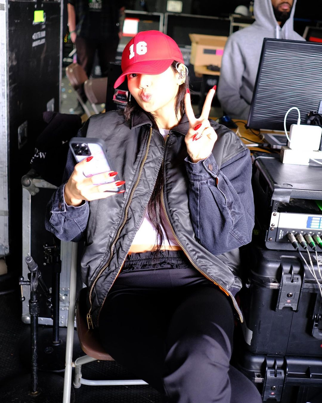 จับตา 'ลิซ่า'!! ต่อสัญญาสังกัด BLACKPINK หรือไม่ สื่อจีนชี้ติดต่องานหลัง ส.ค. ไม่ได้ จับตา 'ลิซ่า'!! ต่อสัญญาสังกัด BLACKPINK หรือไม่ สื่อจีนชี้ติดต่องานหลัง ส.ค. ไม่ได้