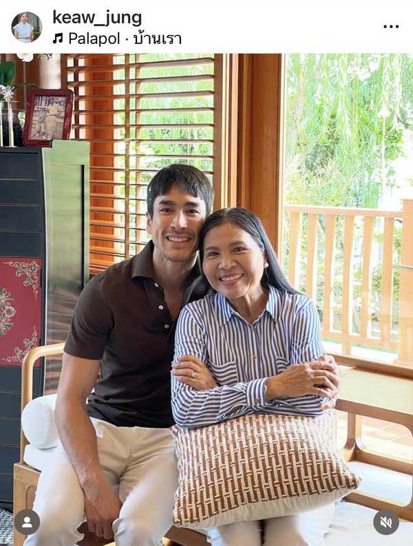 แห่ชื่นชมพระเอกซุปตาร์ ณเดชน์ คูกิมิยะ ดูแลคุณพ่อไม่เคยบกพร่อง แห่ชื่นชมพระเอกซุปตาร์ ณเดชน์ คูกิมิยะ ดูแลคุณพ่อไม่เคยบกพร่อง