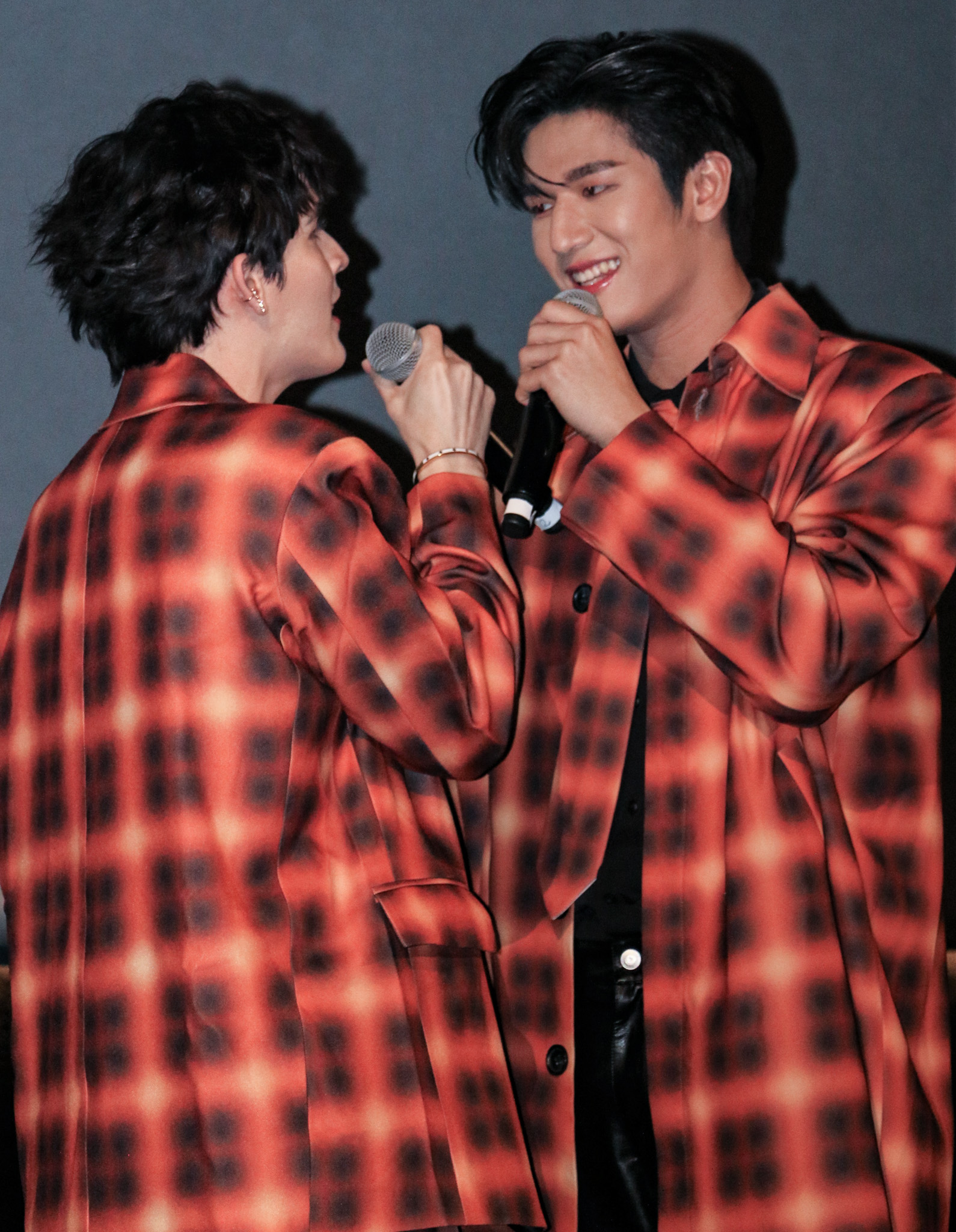 'มอส-แบงค์' เสิร์ฟฟิน!! ลัดฟ้าจัดแฟนมีตคู่ครั้งแรกที่ปารีส แฟนอินเตอร์เพียบ 'มอส-แบงค์' เสิร์ฟฟิน!! ลัดฟ้าจัดแฟนมีตคู่ครั้งแรกที่ปารีส แฟนอินเตอร์เพียบ