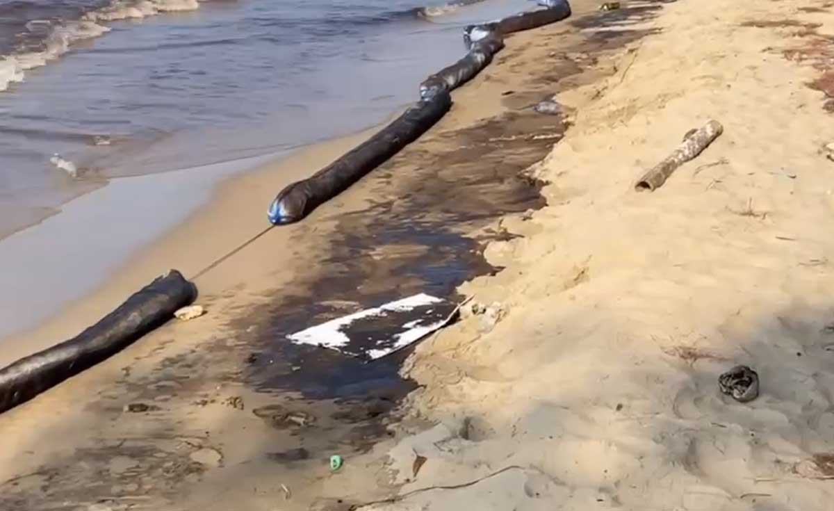 ด่วน! ผวจ.ระยอง ประกาศปิดหาดแม่รำพึง หลังคราบน้ำมันรั่วทะลักหาด ด่วน! ผวจ.ระยอง ประกาศปิดหาดแม่รำพึง หลังคราบน้ำมันรั่วทะลักหาด