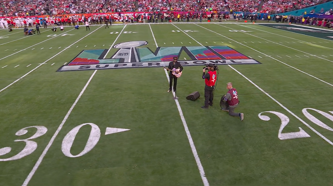 สีสัน Super Bowl!! 'Chris Stapleton-Babyface' ร้องเพลงเปิดฉากการแข่งขัน สีสัน Super Bowl!! 'Chris Stapleton-Babyface' ร้องเพลงเปิดฉากการแข่งขัน