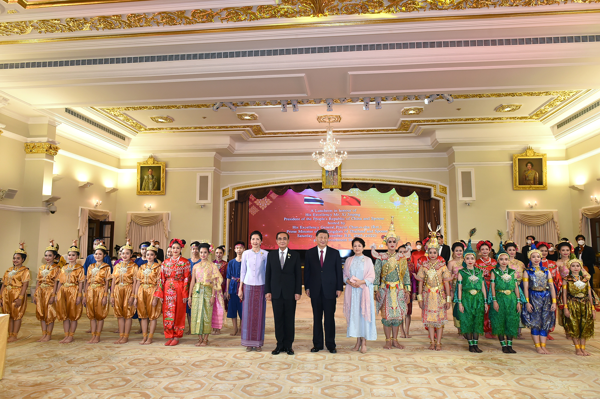 ประมวลภาพ นายกฯ เลี้ยงอาการกลางวัน สี จิ้นผิง และภริยา