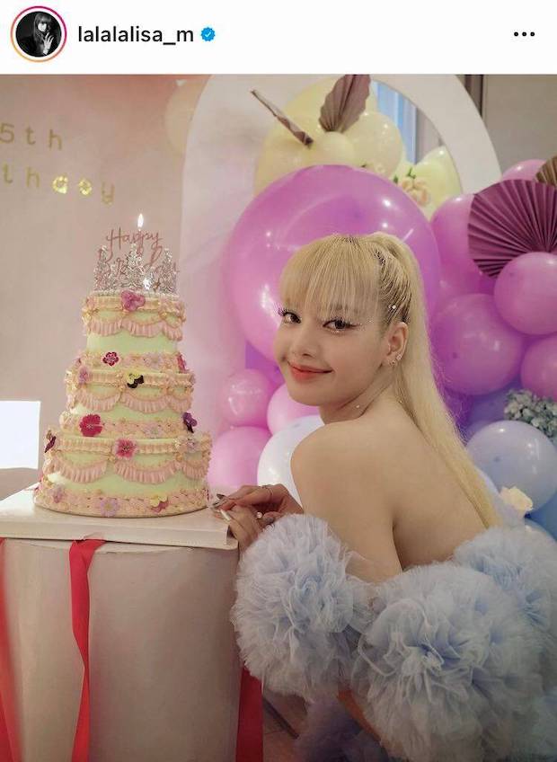 แฮปปี้สุดๆ!! ‘ลิซ่า BLACKPINK’ ดีใจปีนี้ได้ฉลองวันเกิดในไทยพร้อมหน้าคนใกล้ชิด แฮปปี้สุดๆ!! ‘ลิซ่า BLACKPINK’ ดีใจปีนี้ได้ฉลองวันเกิดในไทยพร้อมหน้าคนใกล้ชิด