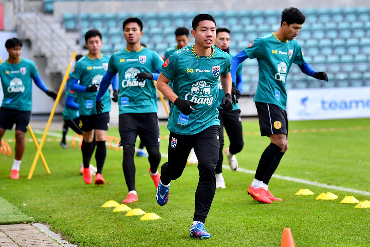 'ช้างศึก' ขาด 'ฉัตรมงคล' ฝึกซ้อมครั้งสุดท้าย ก่อนดวล เอสโตเนีย 'ช้างศึก' ขาด 'ฉัตรมงคล' ฝึกซ้อมครั้งสุดท้าย ก่อนดวล เอสโตเนีย