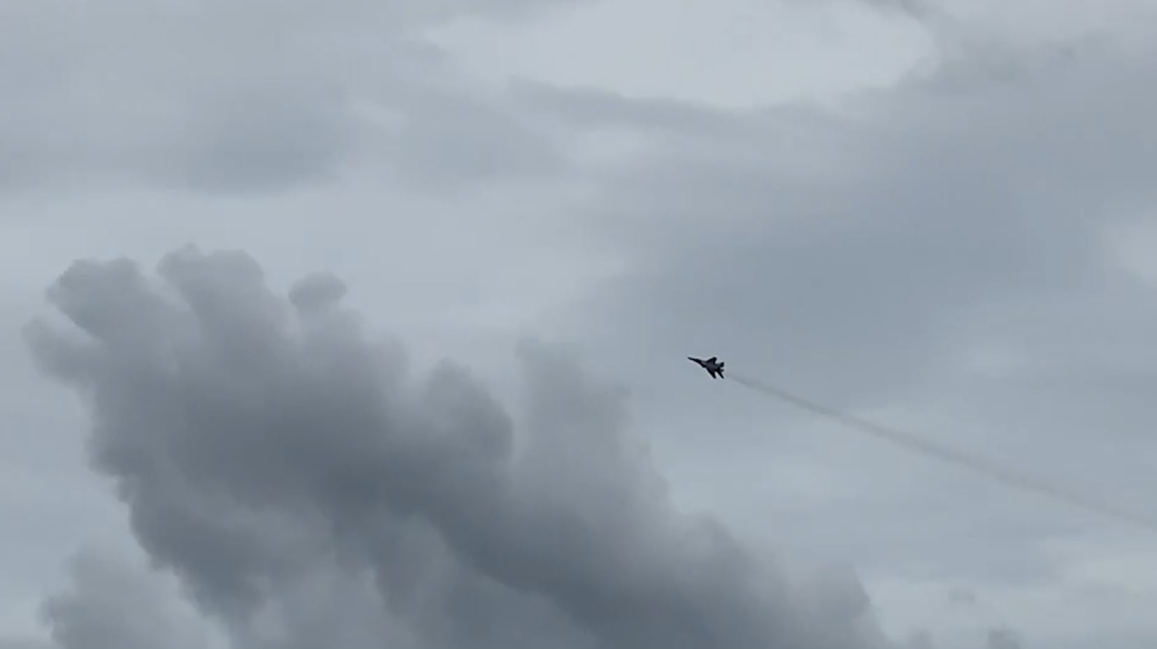 ทอ.ส่ง F-16 บินรอบชายแดน จ.ตาก หลังเครืองบินเมียนมาล้ำแดนโจมตีชนกลุ่มน้อย