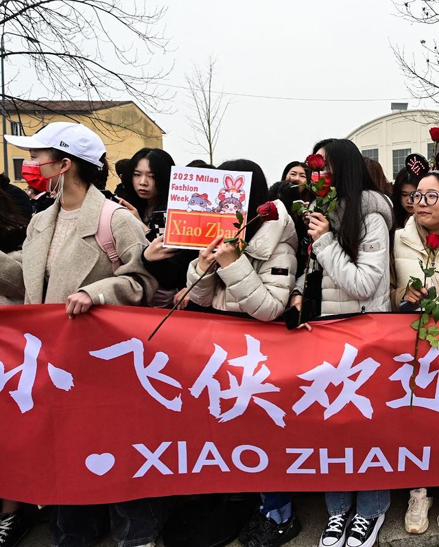 'เซียวจ้าน' 2 ลุค!! หล่อคูลดูคิวต์ใจเหลว บุก 2 แฟชั่นโชว์ในวันเดียวที่มิลาน 'เซียวจ้าน' 2 ลุค!! หล่อคูลดูคิวต์ใจเหลว บุก 2 แฟชั่นโชว์ในวันเดียวที่มิลาน