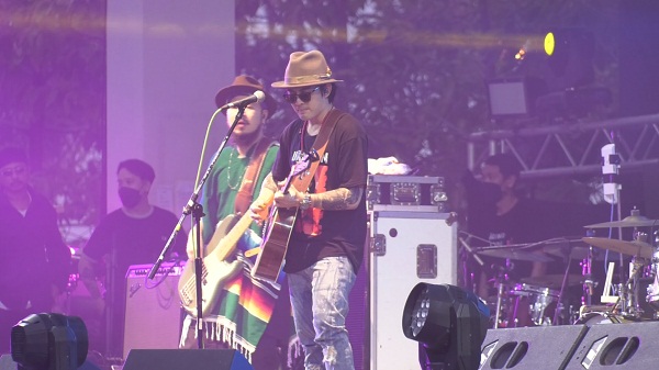  “แม็กซ์ ณัฐวุฒิ” เตรียมปล่อยอัลบั้มเต็ม หลังหยุดพักมานาน 2 ปี (มีคลิป)