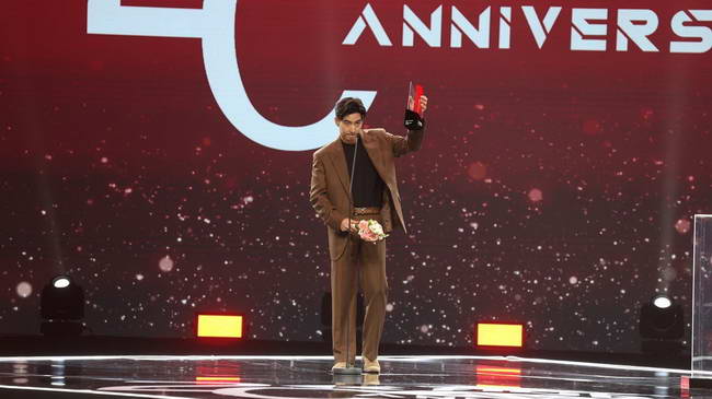 คนบันเทิงตบเท้าร่วมงาน คมชัดลึกอวอร์ด จัดยิ่งใหญ่ครบรอบ 20 ปี คนบันเทิงตบเท้าร่วมงาน คมชัดลึกอวอร์ด จัดยิ่งใหญ่ครบรอบ 20 ปี