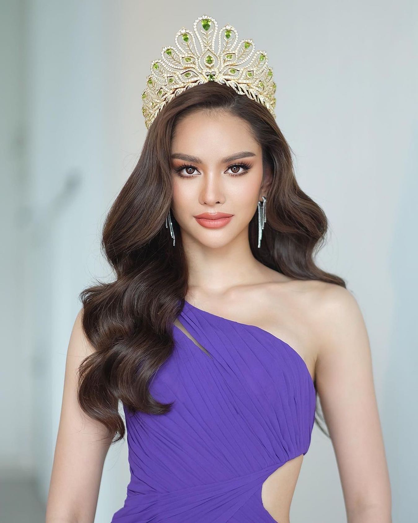ทำความรู้จัก “แอนนา เสืองามเอี่ยม” ว่าที่เจ้าของมงสาม บนเวที Miss Universe 2022 