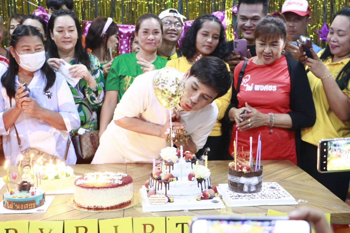 ไผ่ พงศธร สุดงง เผย ไม่รู้จัก หลังผู้กองแคท โผล่ร่วมงานวันเกิด ไผ่ พงศธร สุดงง เผย ไม่รู้จัก หลังผู้กองแคท โผล่ร่วมงานวันเกิด