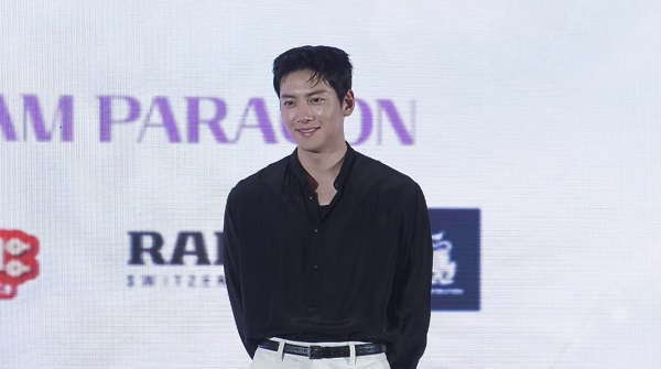 “จีชางอุค” ฝากคำหวานถึงแฟนๆ ในแถลงแฟนมีตไทยรอบ 6 ปี (มีคลิป)