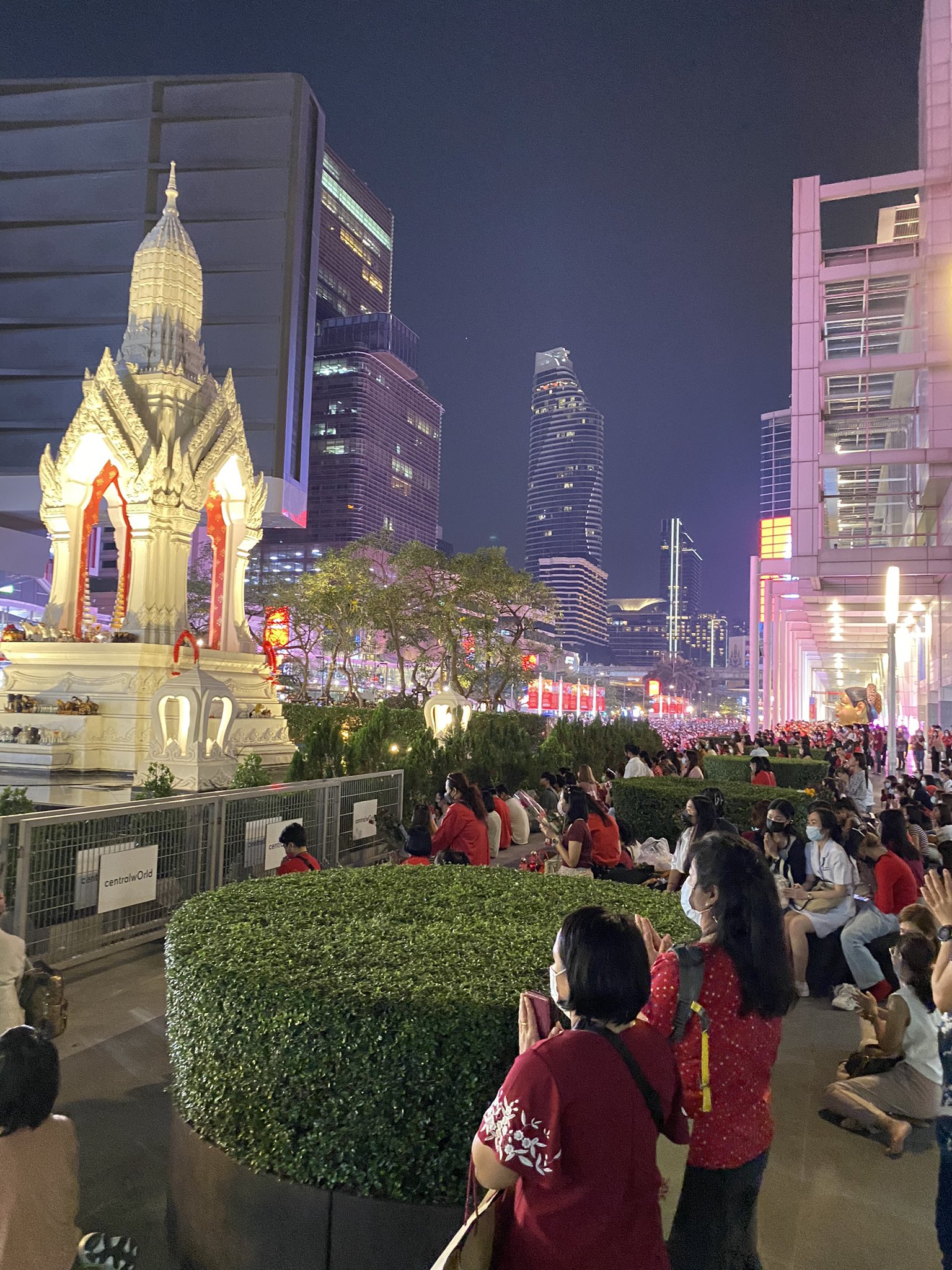 ย้อนรอย 3 ดาราสาว ไหว้พระตรีมูรติ ความรักสำเร็จ ! ย้อนรอย 3 ดาราสาว ไหว้พระตรีมูรติ ความรักสำเร็จ !