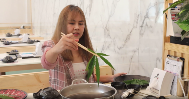 ร้านชาบูดัง พิษณุโลก ปิ๊งไอเดียนำใบกัญชาสดปรุงรส กลายเป็น น้ำซุปอารมณ์ดี