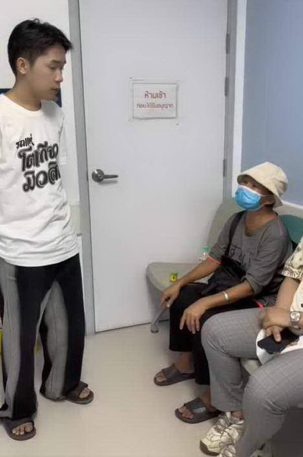 บิ๊ก ธิติวุฒิ แจ้งข่าวเศร้า น้องวิท แดนเซอร์ในค่ายที่ขับรถชนสิบล้อพ่วง เสียชีวิตแล้ว บิ๊ก ธิติวุฒิ แจ้งข่าวเศร้า น้องวิท แดนเซอร์ในค่ายที่ขับรถชนสิบล้อพ่วง เสียชีวิตแล้ว