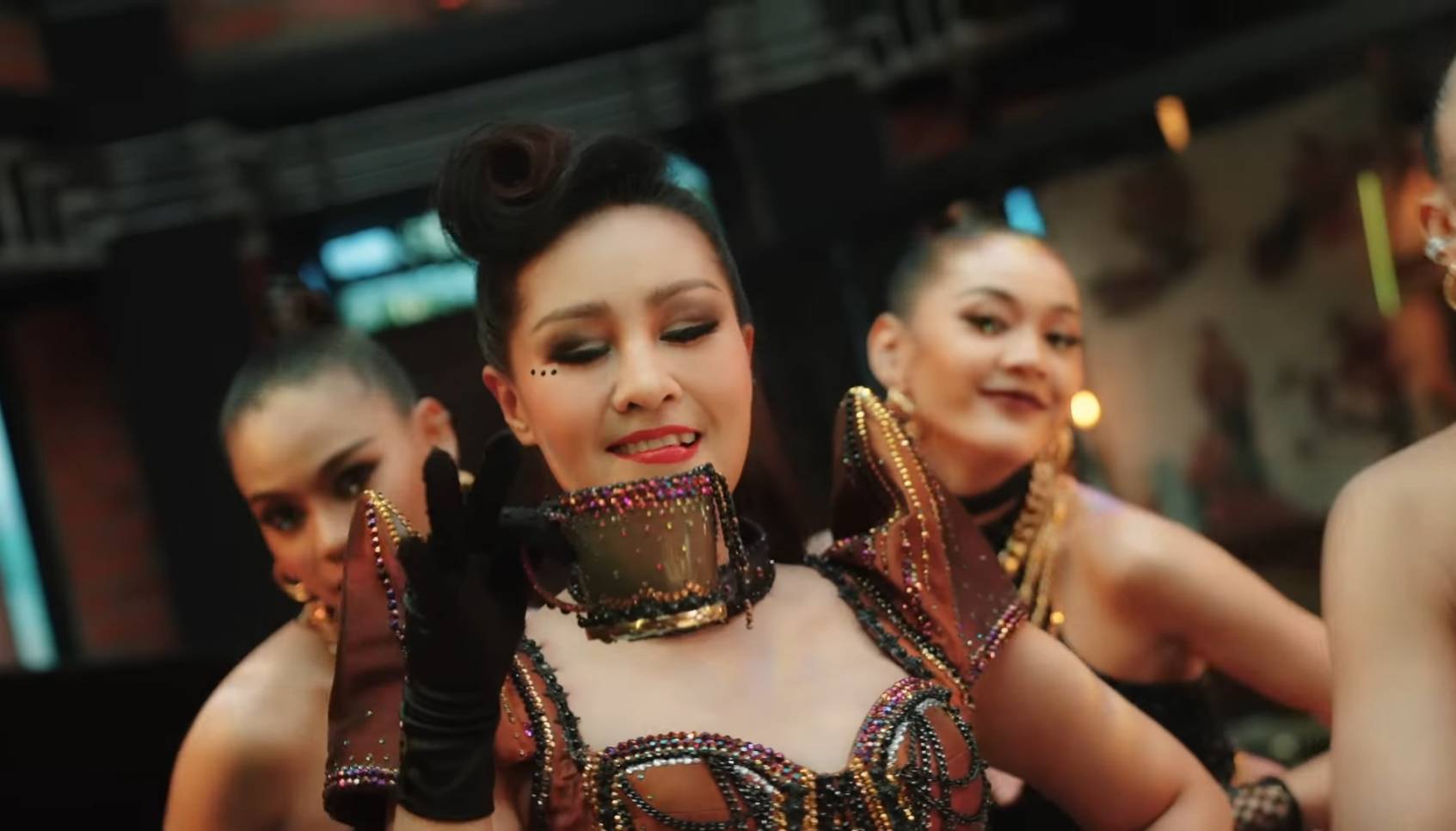  “หญิงลี” ตื้นตันใจหลังเพลง “คาเฟอีน” กระแสดี  