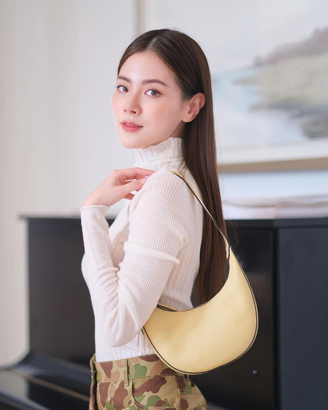 “ใบเฟิร์น” ปัดตอบเรื่องรายได้จากค่าพรีเซ็นเตอร์ (มีคลิป)