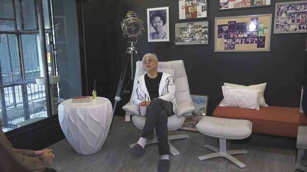 ตู่ นพพล ศิลปินแห่งชาติ บุคคลทรงคุณค่าของวงการบันเทิงไทย  (มีคลิป)