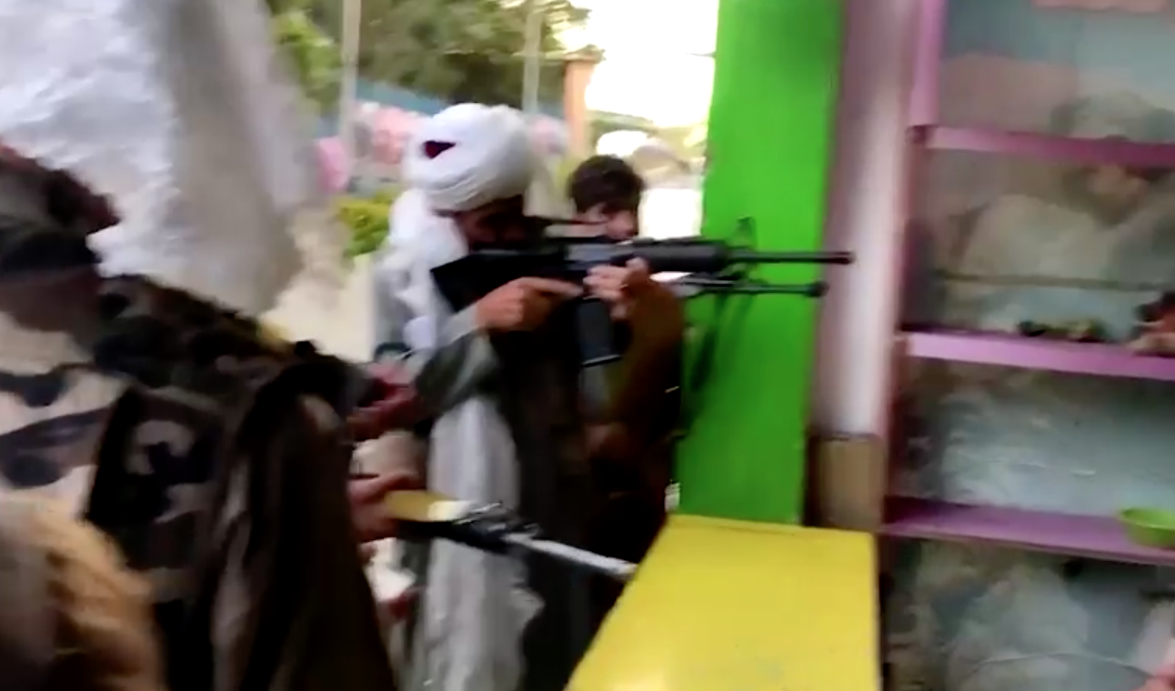 ตาลีบันเที่ยวสวนสนุกเสริมภาพลักษณ์ไม่โหดร้ายรุนแรง ตาลีบันเที่ยวสวนสนุกเสริมภาพลักษณ์ไม่โหดร้ายรุนแรง