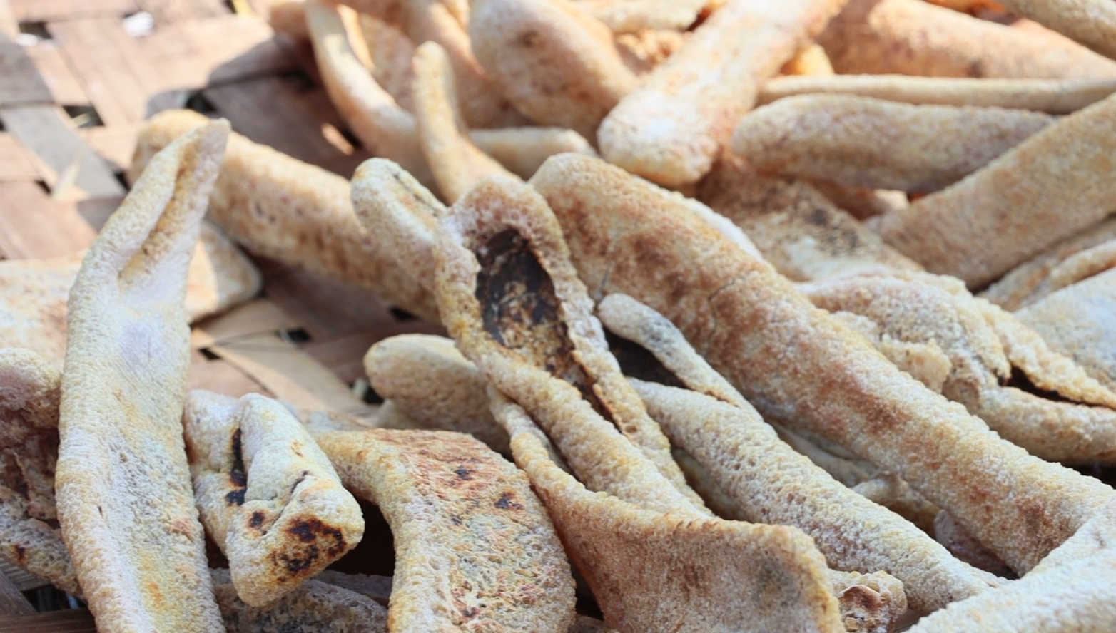 เปิดธุรกิจ หนังควายเค็มสำเร็จรูป โกยเงินเดือนละแสน เปิดธุรกิจ หนังควายเค็มสำเร็จรูป โกยเงินเดือนละแสน