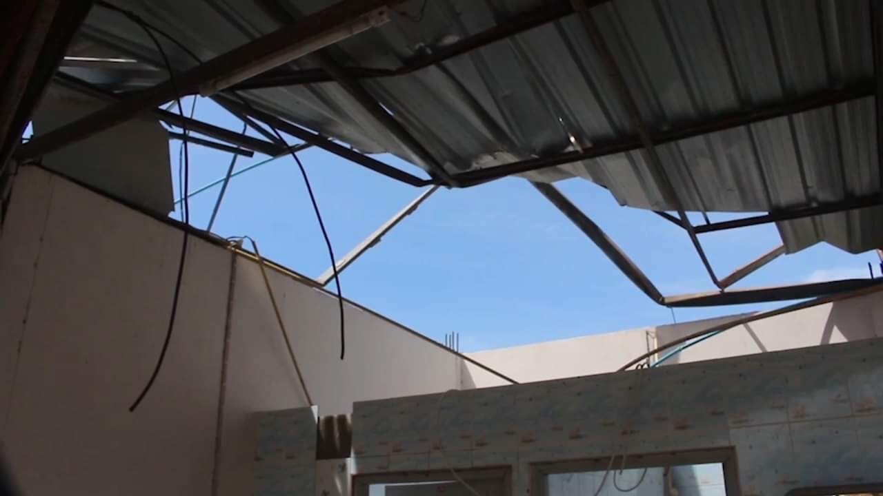 พายุลูกเห็บกระหน่ำ “สุรินทร์” บ้านพัง 115 หลัง พายุลูกเห็บกระหน่ำ “สุรินทร์” บ้านพัง 115 หลัง