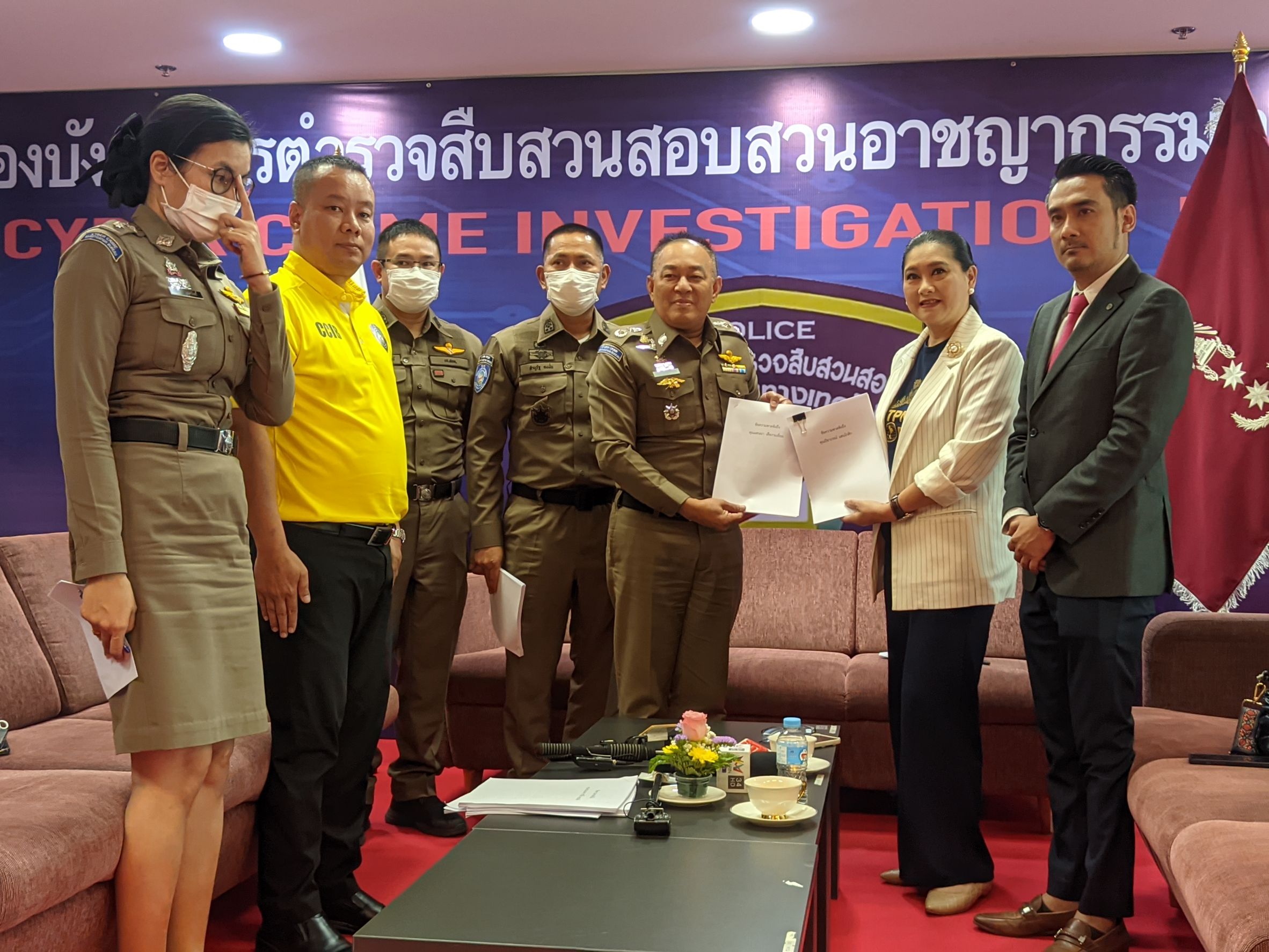 ปุ้ย ปิยาภรณ์ เผยความรู้สึก หลังเข้าแจ้งความเอาผิดเกรียนคีย์บอร์ด ลั่นไม่รับคำขอโทษ ปุ้ย ปิยาภรณ์ เผยความรู้สึก หลังเข้าแจ้งความเอาผิดเกรียนคีย์บอร์ด ลั่นไม่รับคำขอโทษ
