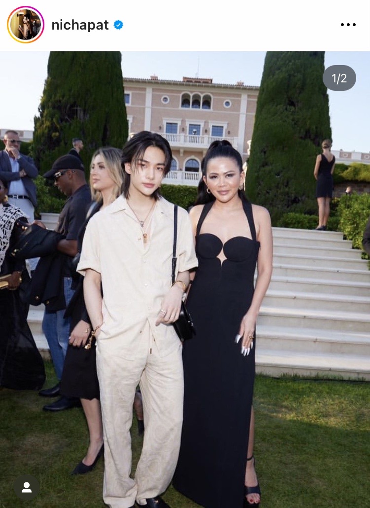 กระทบไหล่ไอดอลรัวๆ!! 'ป่าน ณิชาภัทร' พบ 'ลิซ่า - วี BTS - ฮยอนจิน Stray Kids' กระทบไหล่ไอดอลรัวๆ!! 'ป่าน ณิชาภัทร' พบ 'ลิซ่า - วี BTS - ฮยอนจิน Stray Kids'