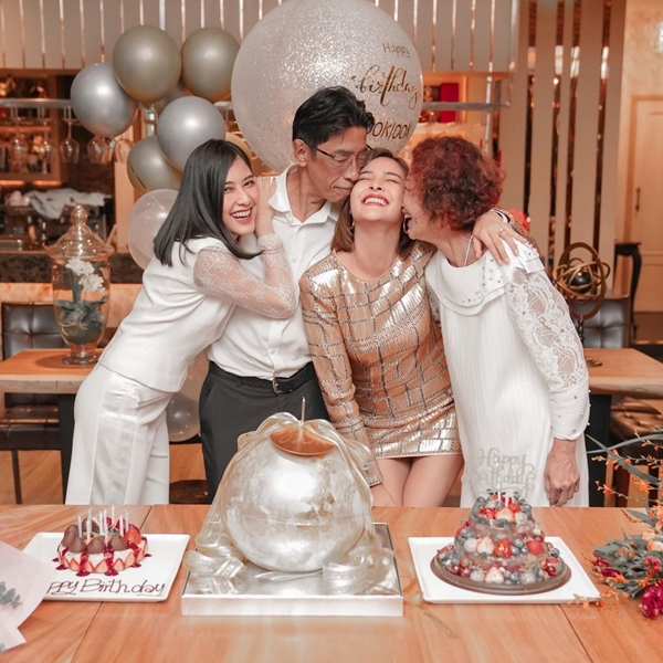 ปุ๊กลุก อัปเตดอาการคุณแม่ดีขึ้น ส่วนกระแสตีกลับจากชาวเน็ต สักวันคงได้อธิบาย ปุ๊กลุก อัปเตดอาการคุณแม่ดีขึ้น ส่วนกระแสตีกลับจากชาวเน็ต สักวันคงได้อธิบาย