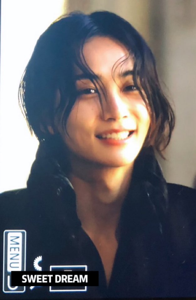 ฮอตไฟลุกที่ปารีส!! 'เตนล์ ชิตพล-จองฮัน SEVENTEEN' ลุคเซ็กซี่ร่วมชมแฟชั่นโชว์ YSL
