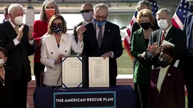 สภาผู้แทนราษฎรสหรัฐฯ ผ่านร่างกฎหมายเยียวยาโควิดชาวอเมริกัน แจกเงินคนละ 4.3 หมื่นบาท สภาผู้แทนราษฎรสหรัฐฯ ผ่านร่างกฎหมายเยียวยาโควิดชาวอเมริกัน แจกเงินคนละ 4.3 หมื่นบาท