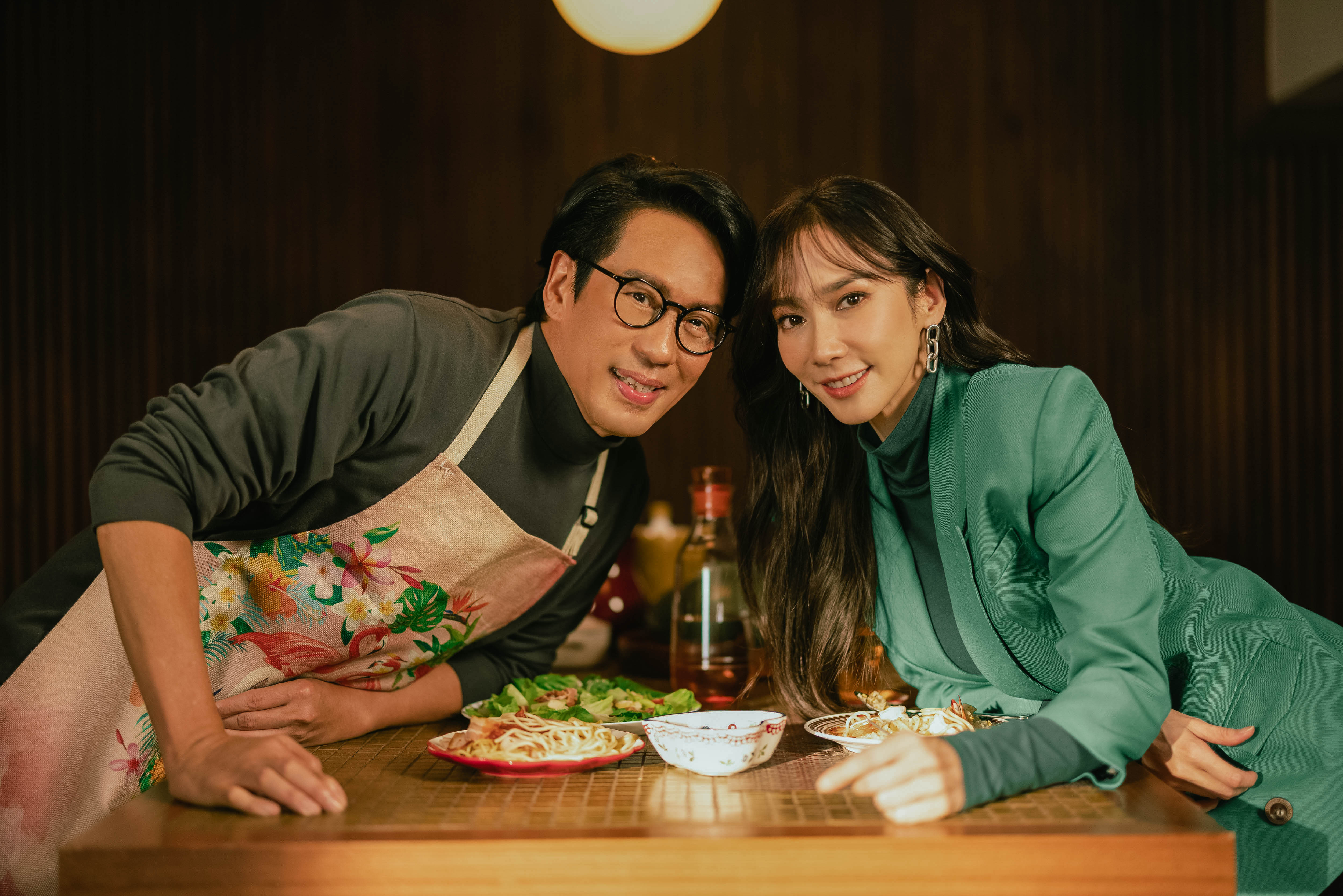 2 ซุปตาร์เมืองไทย “เบิร์ด ธงไชย” ควงคู่ “อั้ม-พัชราภา” ทดลองเข้าหอครั้งแรก! 2 ซุปตาร์เมืองไทย “เบิร์ด ธงไชย” ควงคู่ “อั้ม-พัชราภา” ทดลองเข้าหอครั้งแรก!