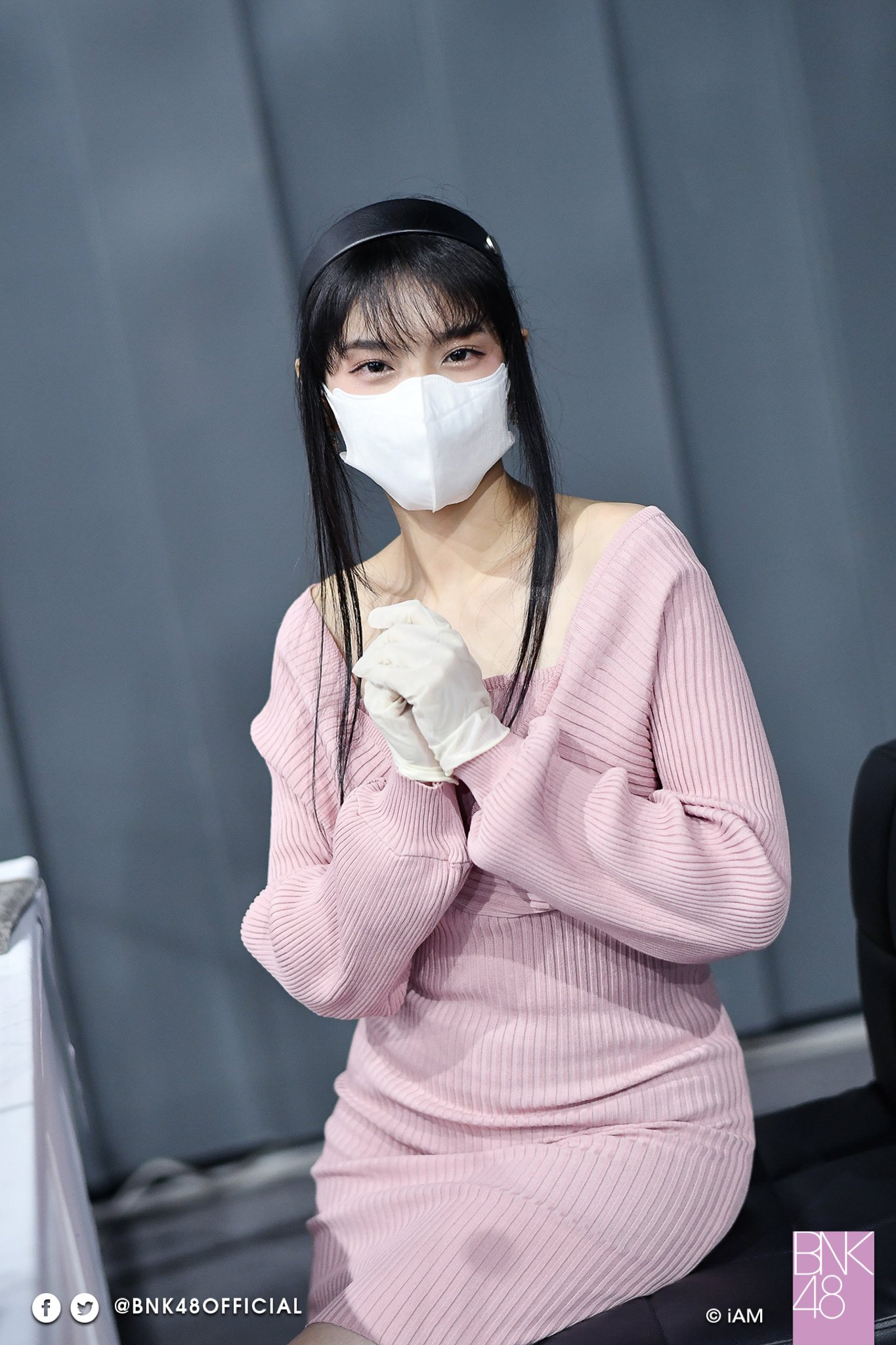  “เฌอปราง BNK48” สร้างสถิติจับมือตั้งแต่ 1 ทุ่ม ถึง ตี1  