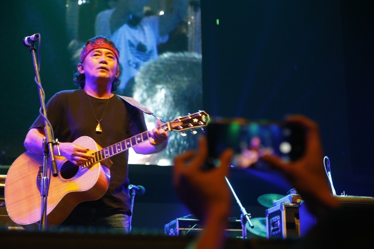 แอ๊ด-เล็ก คาราบาว นำทัพศิลปินโชว์สุดมันส์ Concert for guitar king  แหลม มอริสัน