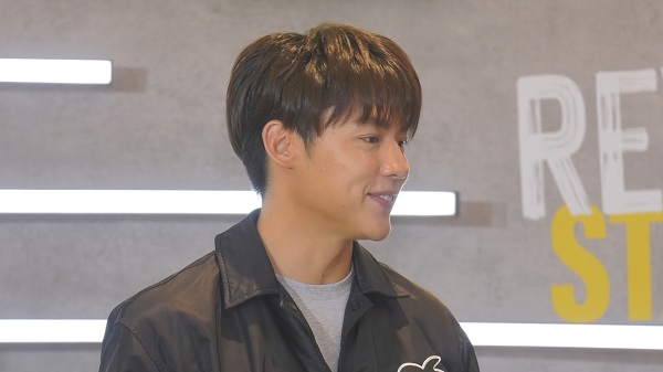 “หมาก ปริญ” ตื่นเต้น ใกล้วันวิวาห์ “คิมเบอร์ลี่”    (มีคลิป)