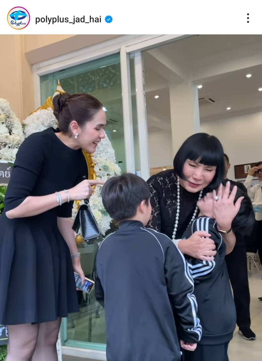 กำลังใจจากหลาน สายฟ้า-พายุ โผกอด ม้า อรนภา กำลังใจจากหลาน สายฟ้า-พายุ โผกอด ม้า อรนภา