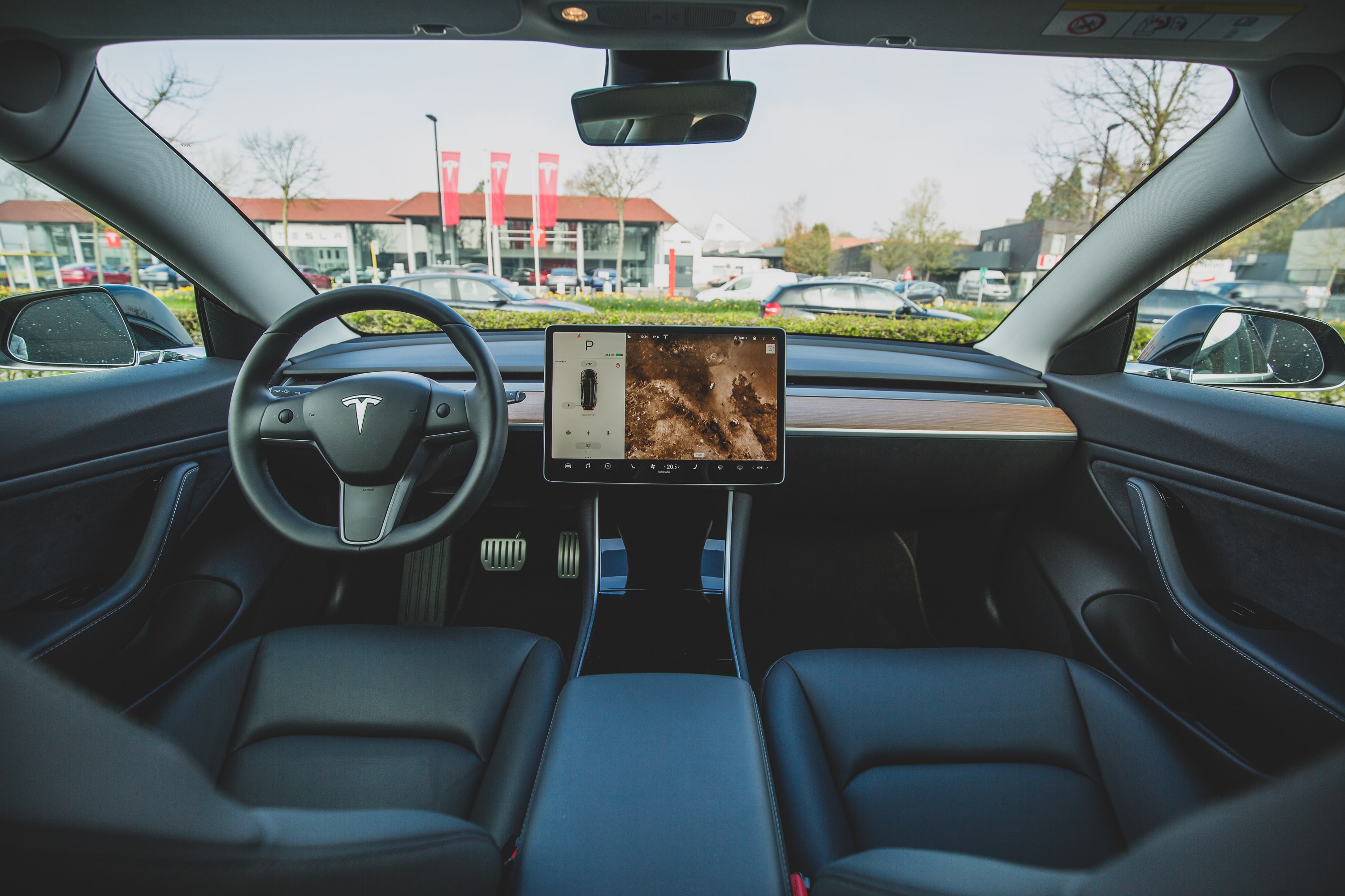 ผู้ใช้รถ Tesla ทดสอบระบบเบรกอัตโนมัติกับเด็กจริง