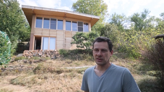 ผุดไอเดียบ้านจากฟาง ควบคุมอุณหภูมิได้ เป็นมิตรต่อสิ่งแวดล้อม ผุดไอเดียบ้านจากฟาง ควบคุมอุณหภูมิได้ เป็นมิตรต่อสิ่งแวดล้อม