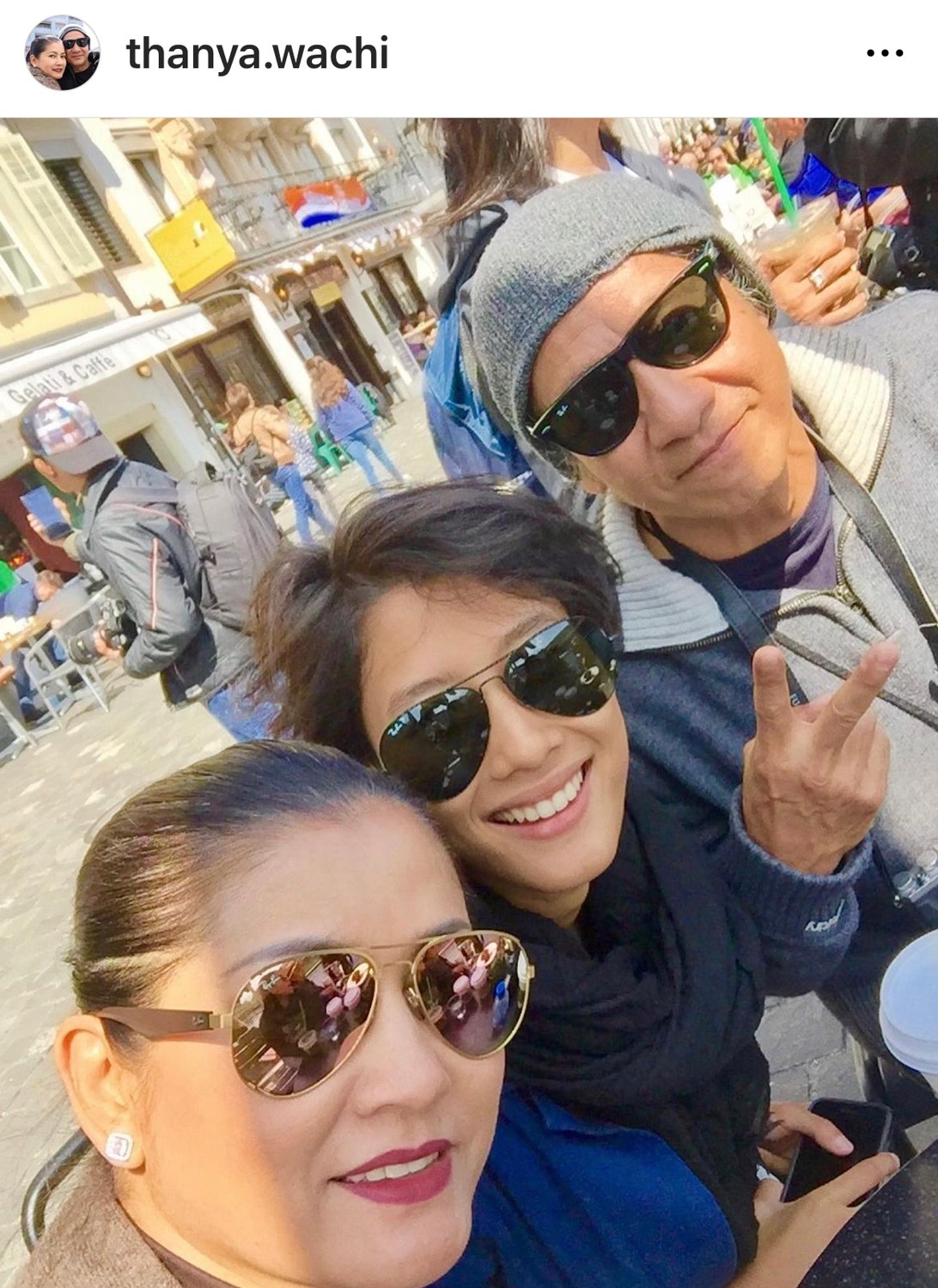 อ๊อฟ พงษ์พัฒน์ นั่งเครื่องส่วนตัว เชียร์ศึกแดงเดือดติดขอบสนาม อ๊อฟ พงษ์พัฒน์ นั่งเครื่องส่วนตัว เชียร์ศึกแดงเดือดติดขอบสนาม