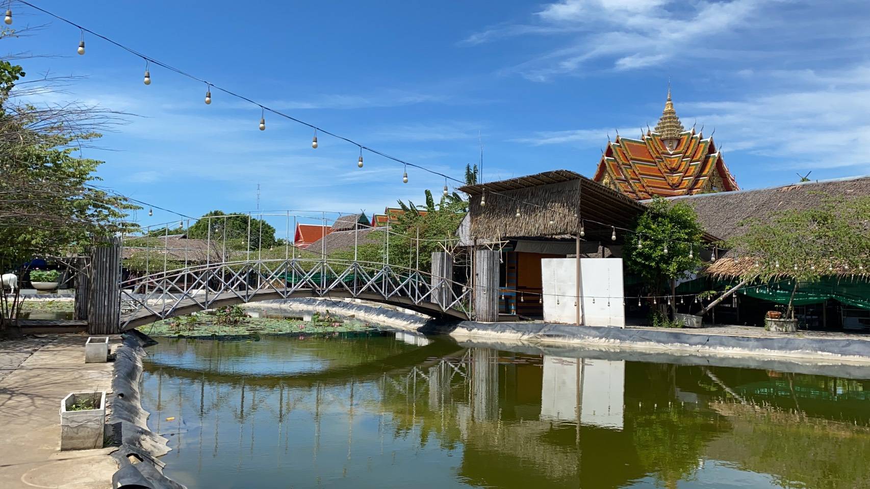 วัดบัวขวัญ เปลี่ยนตลาดน้ำเป็นเตียงสนาม ศูนย์พักคอยผู้ป่วยโควิด วัดบัวขวัญ เปลี่ยนตลาดน้ำเป็นเตียงสนาม ศูนย์พักคอยผู้ป่วยโควิด