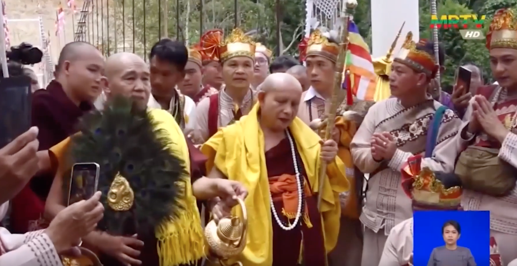 เปิดคลิป ‘ครูบาบุญชุ่ม’ ปลงผมแล้ว ลูกศิษย์จัดขบวนราชรถยิ่งใหญ่ เปิดคลิป ‘ครูบาบุญชุ่ม’ ปลงผมแล้ว ลูกศิษย์จัดขบวนราชรถยิ่งใหญ่