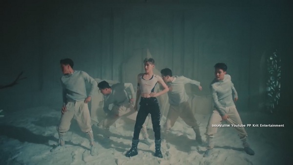 งานแต่งเพลงรุม “ทอย ธันวา”  เจ้าตัวเผยรับน้อยเพราะขี้เกียจ  (มีคลิป)