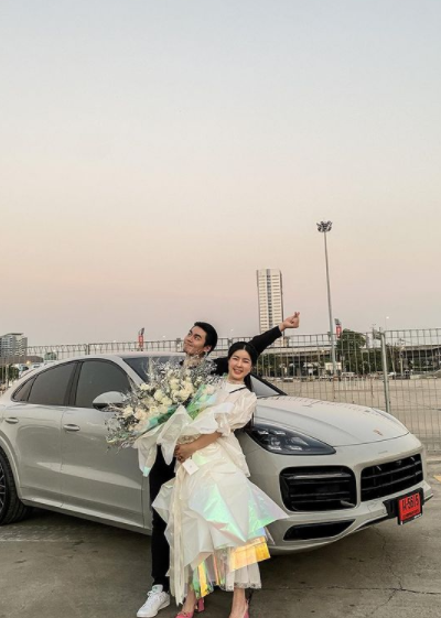 'ฮั่น' ถอยพอร์ชหรูป้ายแดงให้ 'จียอน' เป็นของขวัญวาเลนไทน์ 'ฮั่น' ถอยพอร์ชหรูป้ายแดงให้ 'จียอน' เป็นของขวัญวาเลนไทน์