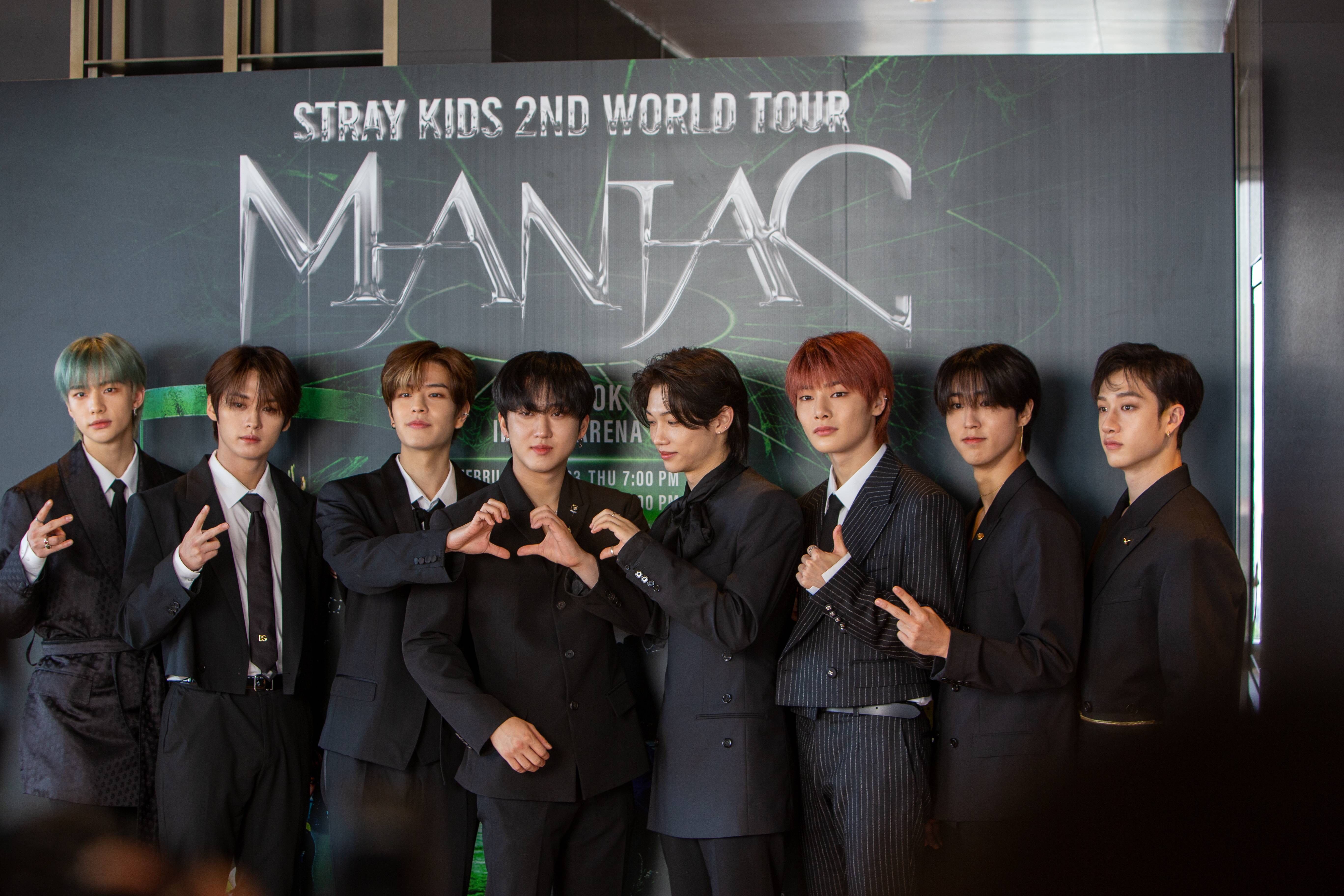 เด็กหลงถึงไทยแล้ว!! 8 หนุ่ม 'Stray Kids' พร้อมระเบิดฟอร์มเวิลด์ทัวร์ไทย 2-3 ก.พ.นี้ เด็กหลงถึงไทยแล้ว!! 8 หนุ่ม 'Stray Kids' พร้อมระเบิดฟอร์มเวิลด์ทัวร์ไทย 2-3 ก.พ.นี้