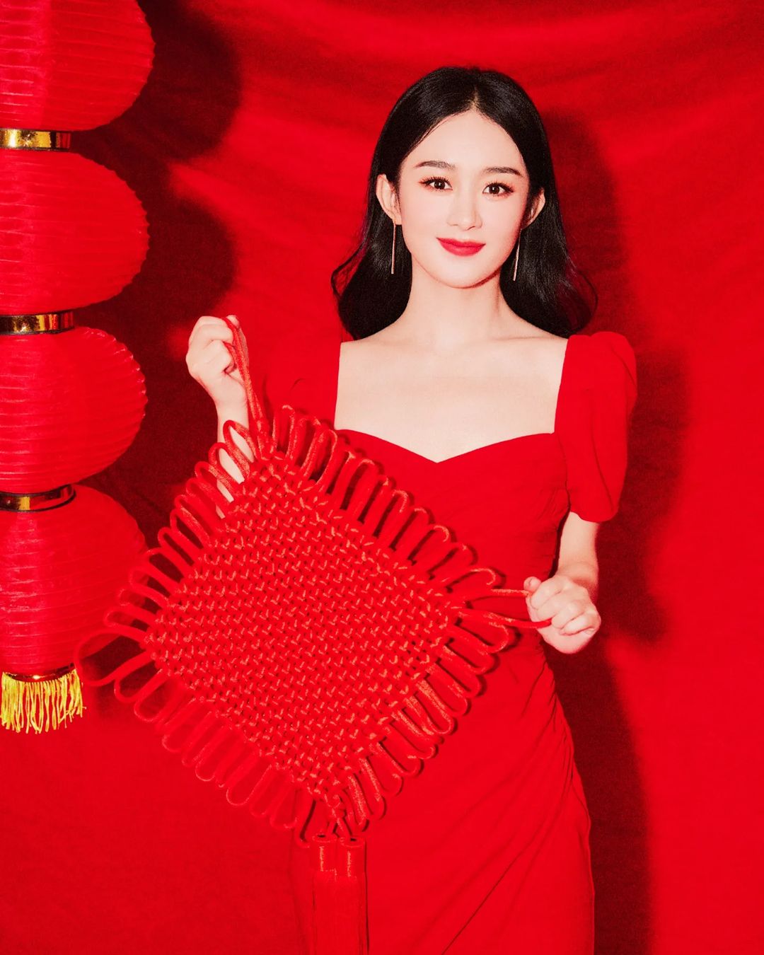 สั่งก๋วยเตี๋ยวเต็มโต๊ะ!! 'จ้าวลี่อิ่ง' นางเอกซุปตาร์จีน ไม่พลาดชิมของแซ่บเมืองไทย สั่งก๋วยเตี๋ยวเต็มโต๊ะ!! 'จ้าวลี่อิ่ง' นางเอกซุปตาร์จีน ไม่พลาดชิมของแซ่บเมืองไทย