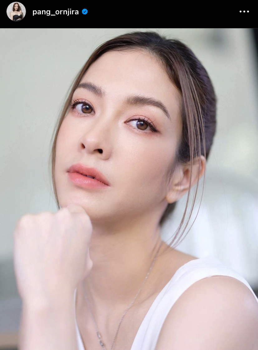 คิดว่าแฝดสาม! แป้ง อรจิรา อวดโมเมนต์ภาพครอบครัวพ่อแม่ลูกสุดคิ้วท์