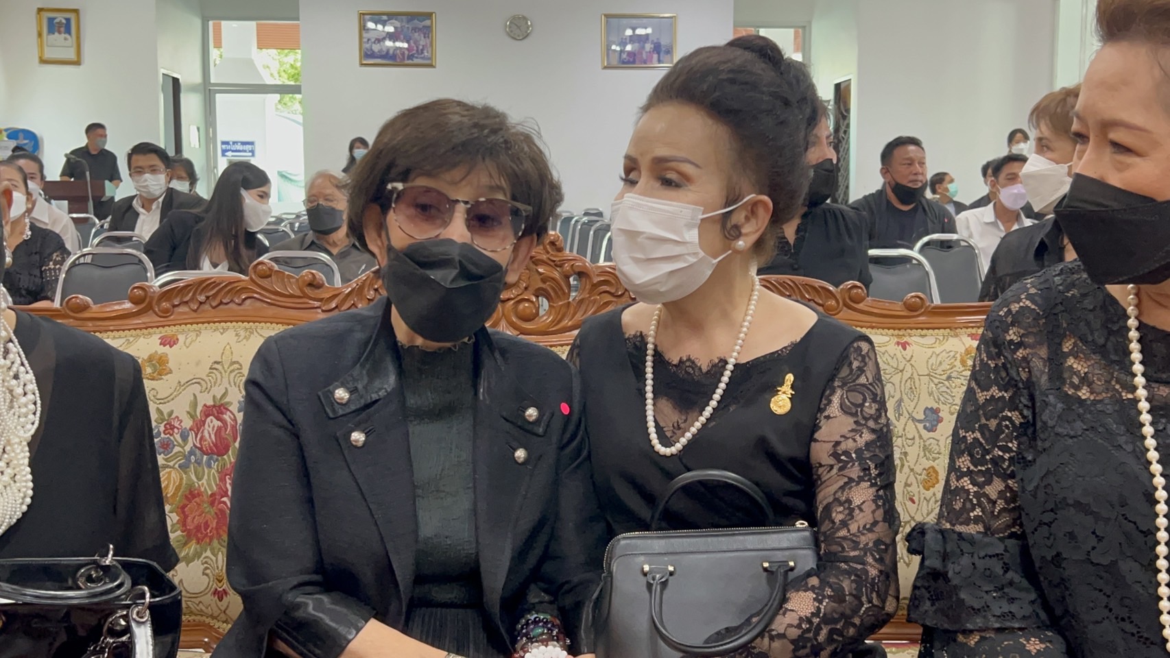 “ตุ๊ กาญจนา” ภรรยา แอ๊ด สมบัติ เผยคำพูดสุดท้ายก่อนจากไป “ตุ๊ กาญจนา” ภรรยา แอ๊ด สมบัติ เผยคำพูดสุดท้ายก่อนจากไป